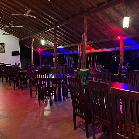 Royal Green Garden - Puttalam Exterior photo