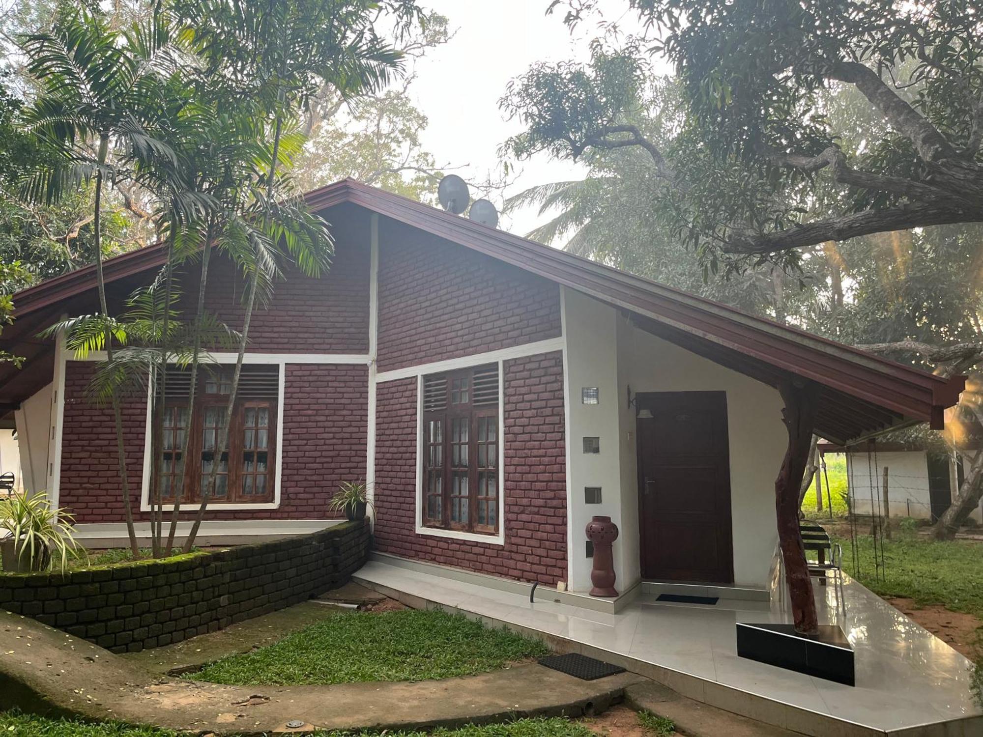 Royal Green Garden - Puttalam Exterior photo